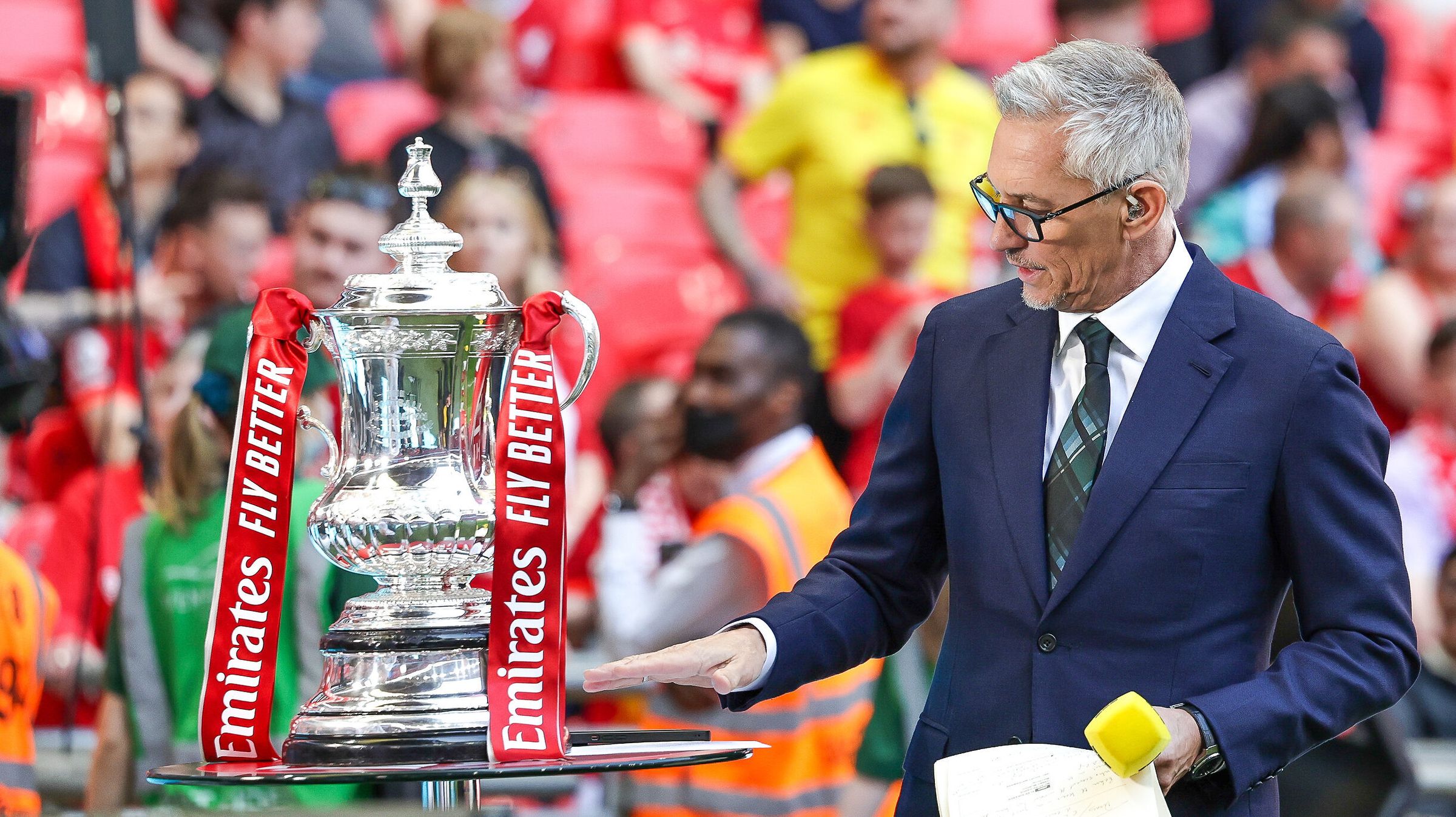 Gary Lineker with the FA Cup